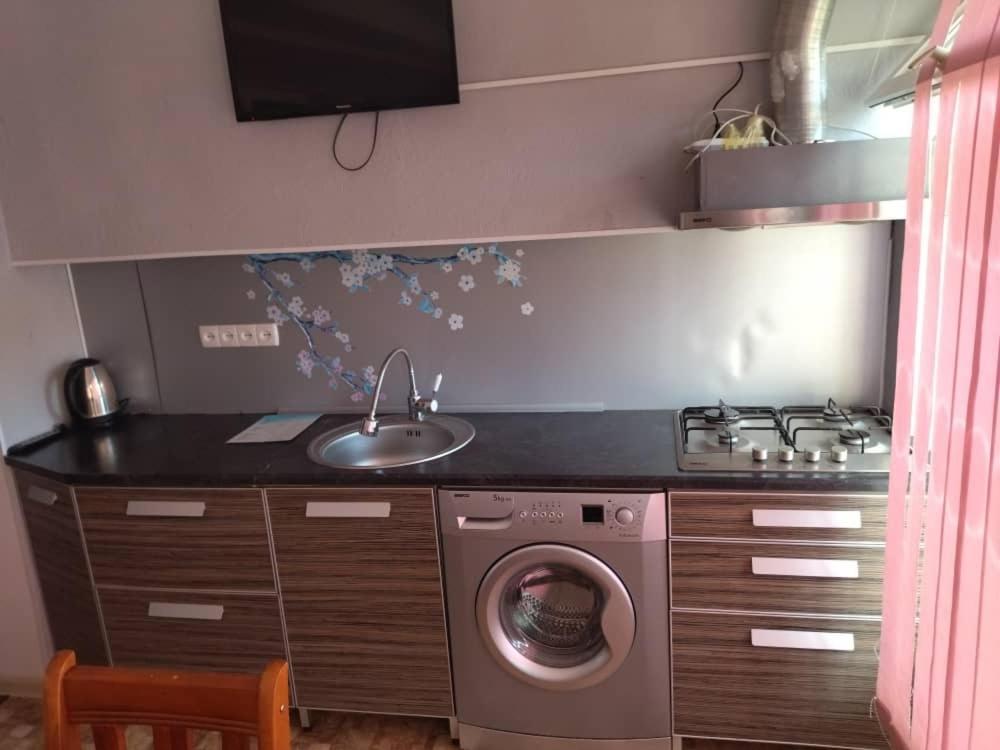 Hotel Gostinyi Dvor Бостери Экстерьер фото