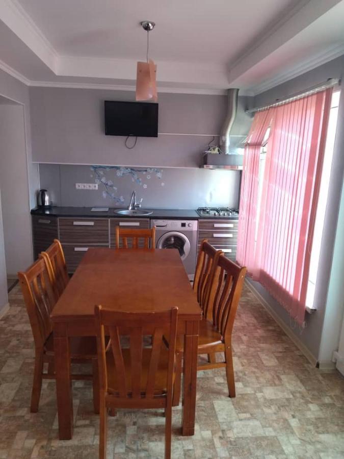 Hotel Gostinyi Dvor Бостери Экстерьер фото